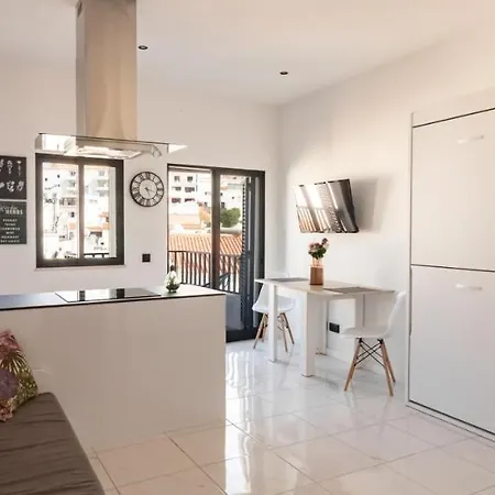 Mi Casa Es Su Casa *